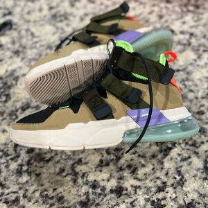 Mens Nike Air Edge 270 Parachute. Size 10.